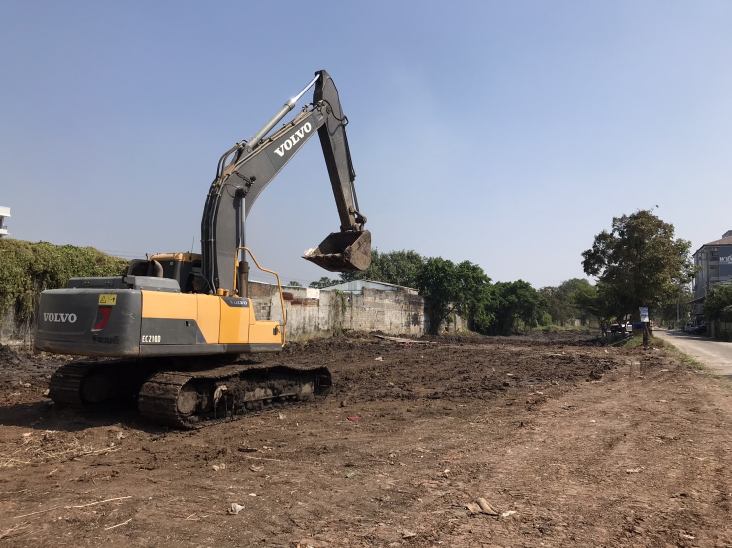 รับเหมาถมดิน ถมทราย ทำถนนปูน ถนนลูกรัง